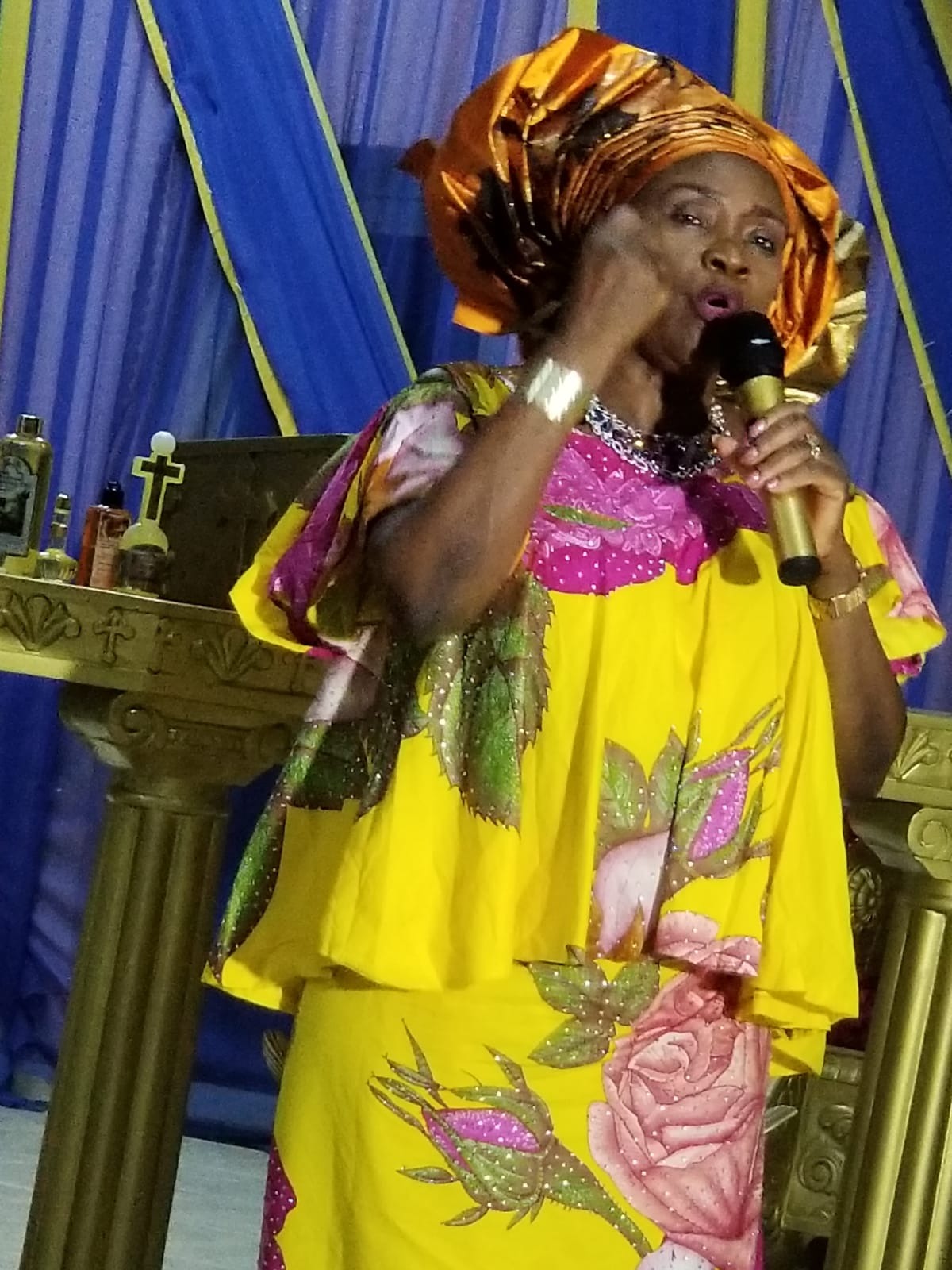 Prophetess Ade-Salu preaching